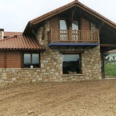 Construcción de casa de piedra en Bizkaia